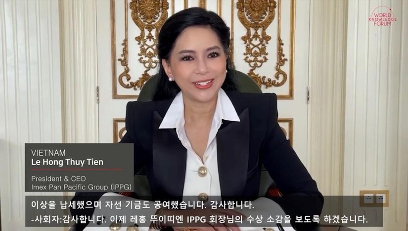 Phu nhân tỷ phú Johnathan Hạnh Nguyễn nhận giải Doanh nhân ASEAN 2021