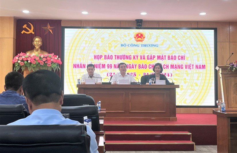 Thứ trưởng Bộ Công Thương Nguyễn Sinh Nhật Tân chủ trì cuộc họp. Ảnh: Thu Thảo/Mekong ASEAN.