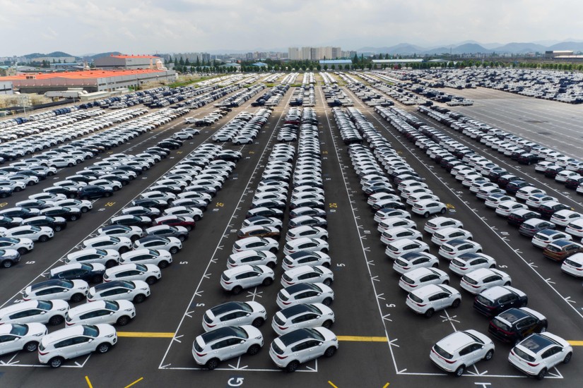 Các mẫu xe Kia Motors đang đậu tại một trung tâm giao hàng ở Gwangju, Hàn Quốc. Ảnh: CNBC