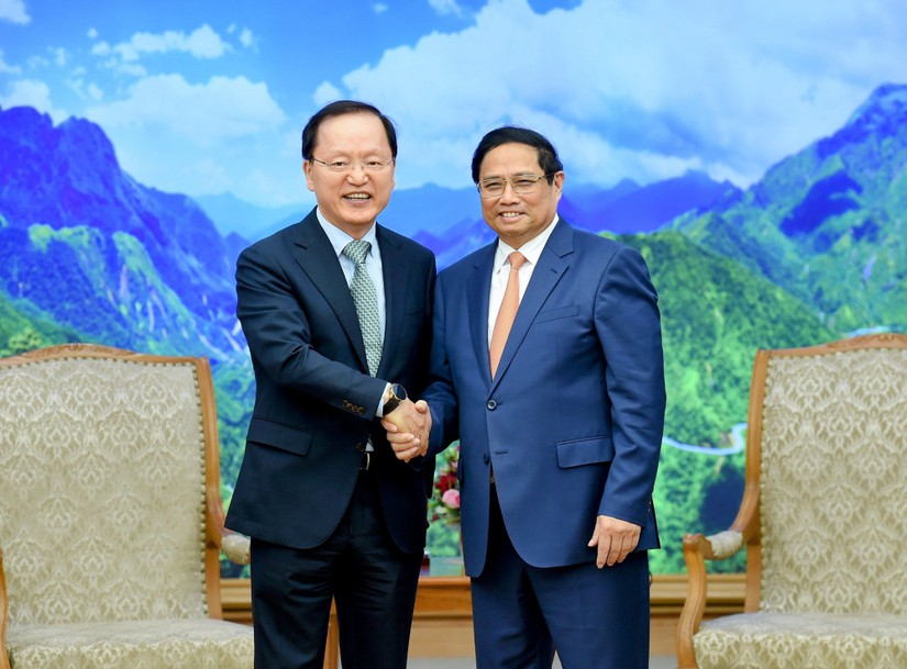 Thủ tướng Phạm Minh Chính tiếp ông Park Hark Kyu, Tổng Giám đốc phụ trách tài chính của tập đoàn Samsung đang thăm, làm việc tại Việt Nam. Ảnh: VGP.