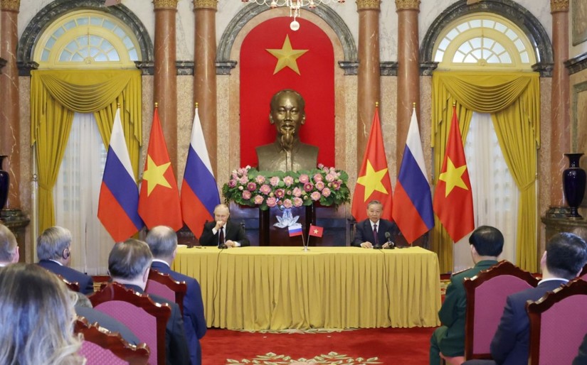 Chủ tịch nước Tô Lâm và Tổng thống Liên bang Nga Vladimir Putin tại cuộc họp báo chung. Ảnh: Quang Phúc.