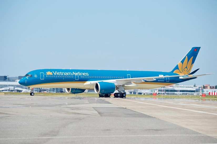 Lần đầu tiên hãng hàng không Vietnam Airlines bị âm vốn chủ sở hữu hơn 2.750 tỉ đồng.