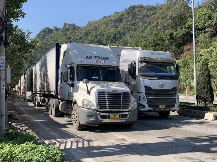 Đề nghị cho lái xe chuyên trách của Việt Nam chở hàng qua cửa khẩu phía bắc