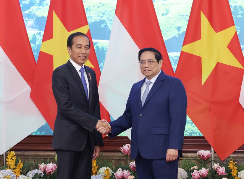 Thủ tướng Phạm Minh Chính và Tổng thống Indonesia Joko Widodo. Ảnh: VGP