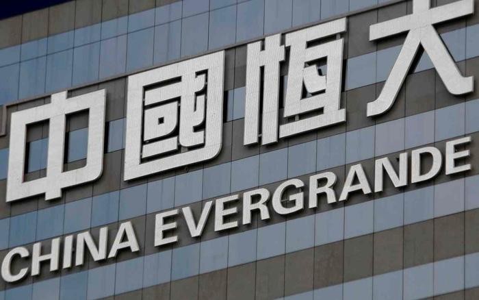 China Evergrande chật vật tìm mọi cách huy động vốn để trả nợ.