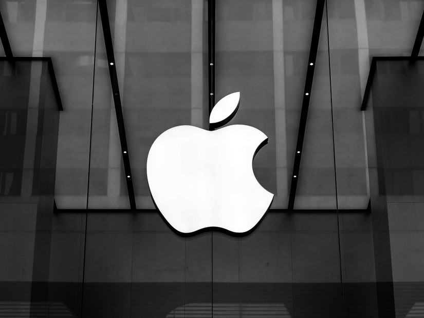 Vượt qua các đối thủ, Apple trở thành công ty đầu tiên đạt vốn hóa thị trường 3.000 tỷ USD. Ảnh: Internet