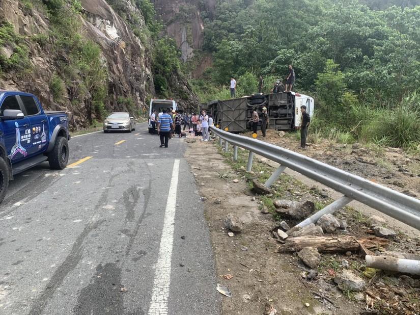 Hiện trường vụ tai nạn giao thông trên đèo Khánh Lê, huyện Khánh Vĩnh, Khánh Hòa. Ảnh: Báo điện tử Chính phủ