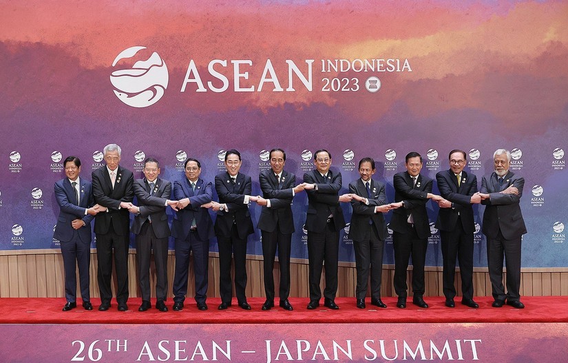 Thủ tướng Phạm Minh Chính cùng lãnh đạo các nước ASEAN và Nhật Bản tại Hội nghị Cấp cao ASEAN - Nhật Bản lần thứ 26. Ảnh: VGP