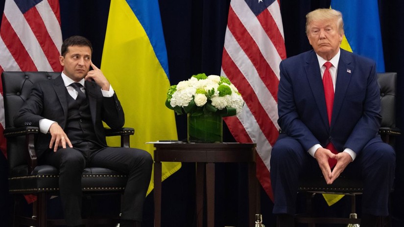 Cựu Tổng thống Mỹ Donald Trump và Tổng thống Ukraine Volodymyr Zelensky tại cuộc gặp ở New York, Mỹ, tháng 9/2019. Ảnh: AFP