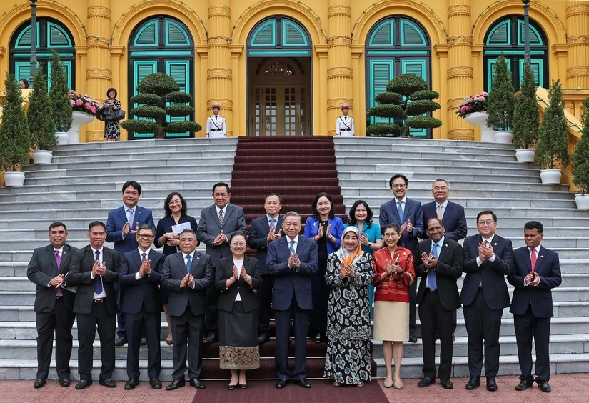 Chủ tịch nước Tô Lâm đã tiếp Đại sứ, Đại biện các nước ASEAN và Timor-Leste tại Hà Nội đến chào và chúc mừng. Ảnh: TTXVN