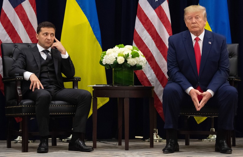 Tổng thống Ukraine Volodymyr Zelensky và cựu Tổng thống Mỹ Donald Trump tại cuộc gặp ở New York, ngày 25/9/2019. Ảnh: AFP