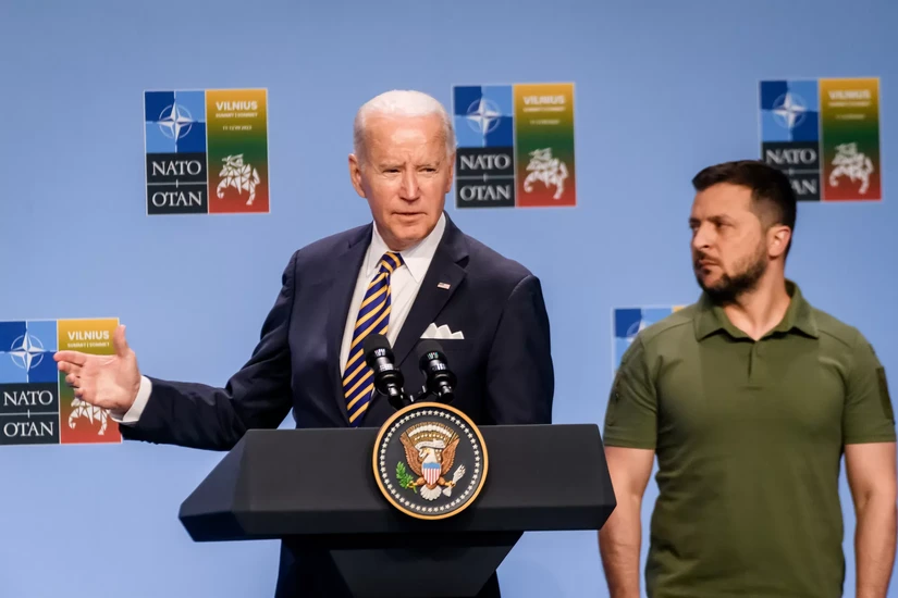 Tổng thống Mỹ Joe Biden và Tổng thống Ukraine Volodymyr Zelensky tại Hội nghị Thượng đỉnh NATO ở Lithuania, ngày 12/7/2023. Ảnh: Reuters