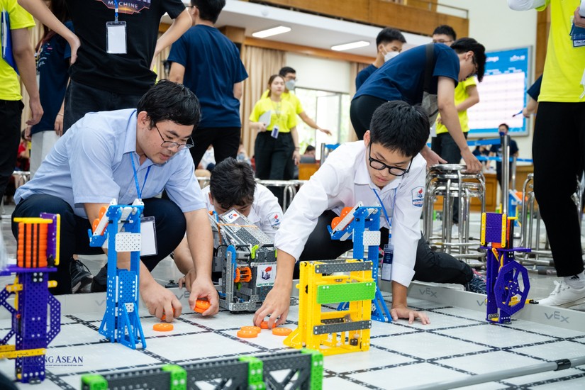 STEAM for Vietnam khởi động khóa đào tạo AI và tư duy máy tính cho 7.000 giáo viên trên toàn quốc. Ảnh: Quách Sơn/Mekong ASEAN.