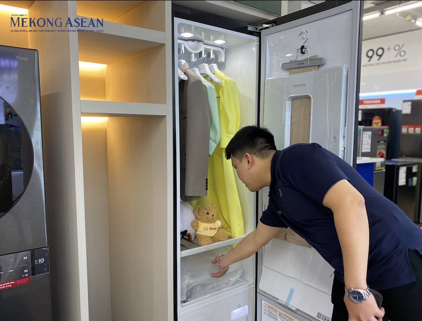 Thời tiết miền Bắc đang vào đợt nồm ẩm, rét đậm kéo dài khiến nhu cầu mua thiết bị sưởi ấm, máy sấy quần áo của người dân tăng cao. Ảnh: Hà Anh - Mekong ASEAN.