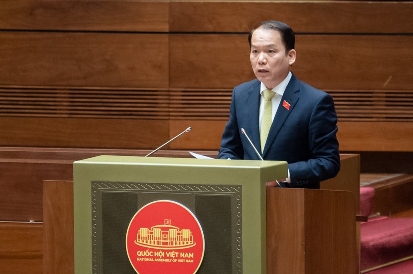 Chủ nhiệm Ủy ban Pháp luật của Quốc hội Hoàng Thanh Tùng trình bày Báo cáo thẩm tra dự án Luật Thủ đô.