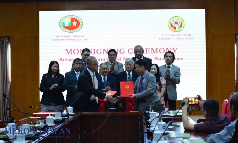 Lễ ký kết 4 MOU giữa doanh nghiệp hai nước ngay tại sự kiện. Ảnh: Lê Hồng Nhung/Mekong ASEAN