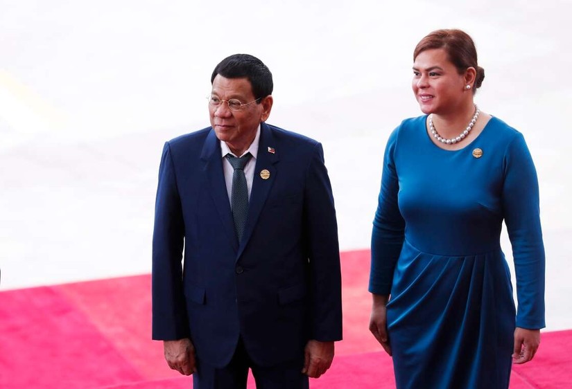 Bà Sara Duterte cùng cha mình, Tổng thống sắp mãn nhiệm của Philippines Rodrigo Duterte.