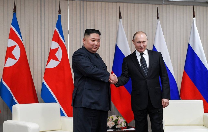 Tổng thống Nga Vladimir Putin và nhà lãnh đạo Triều Tiên Kim Jong Un tại Vladivostok, Russia ngày 25/4/2019. Ảnh: TASS