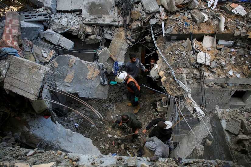 Một ngôi nhà tại Rafah, phía nam Dải Gaza bị tấn công. Ảnh: Reuters