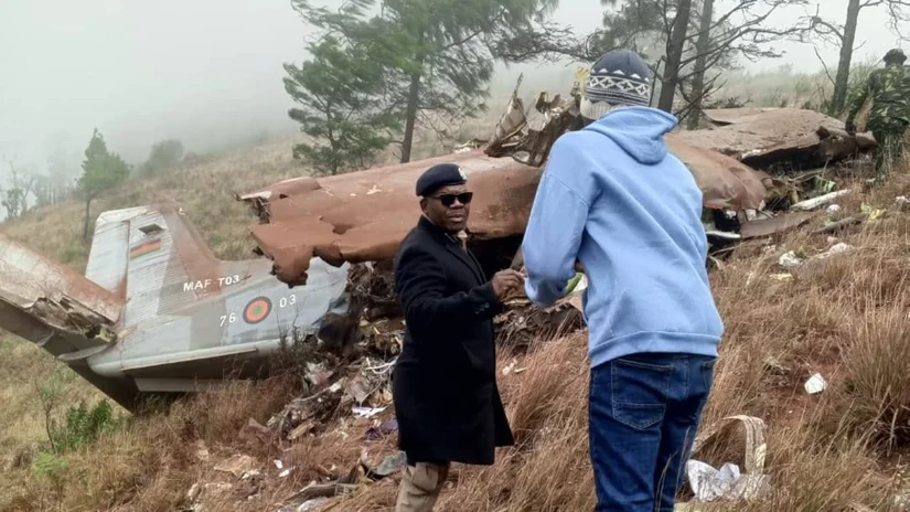 Hiện trường vụ tai nạn máy bay quân sự của Phó Tổng thống Malawi cùng 9 người khác. Ảnh: Truyền hình quốc gia Malawi