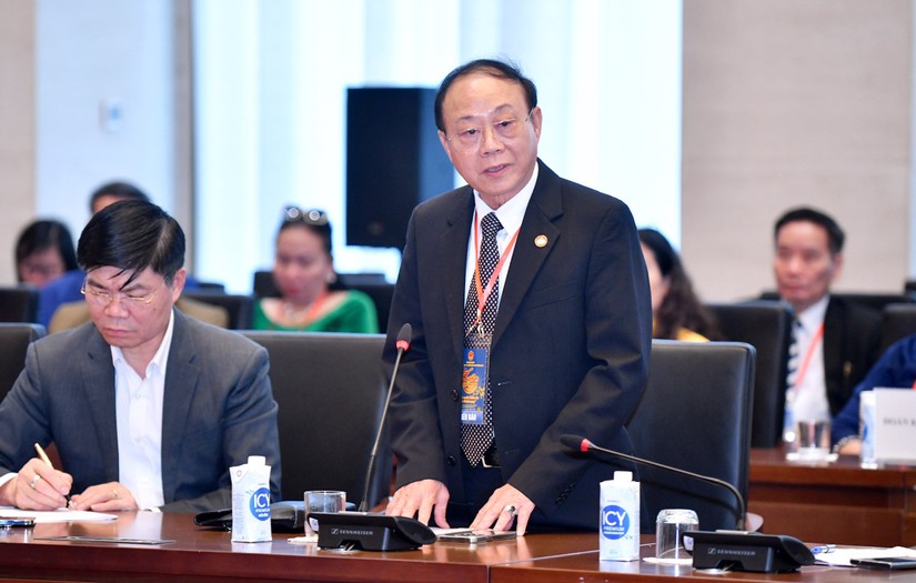 Ông Nguyễn Tài Phương, Ủy viên Ủy ban Trung ương MTTQ Việt Nam, người Việt ở Mỹ nêu kiến nghị.